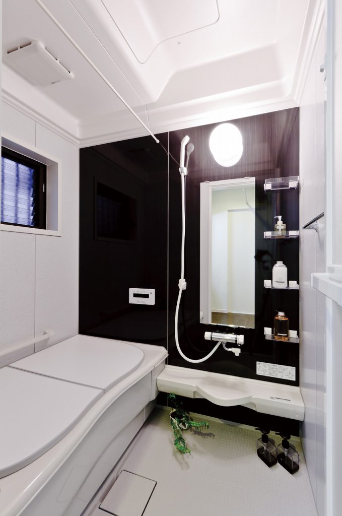 浴室は断熱性の高い長府製作所のユメリアを採用。温かさにこだわった浴室になりました。