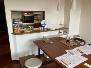 対面式ではあったものの壁が大きく、少し窮屈に感じていたキッチン空間。