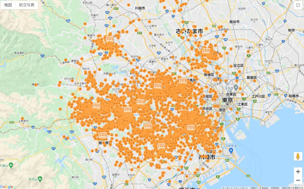 今年度の施工実績マップ。オレンジのピンがリフォーム実績でロゴが店舗の位置。