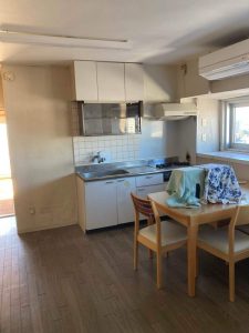 以前はカップボードがなかったため、食器の収納量の少なさも悩みのひとつでした。