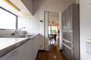 閉鎖的なキッチン